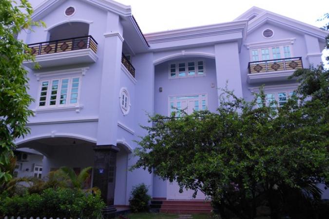 Newly renovated villa in District 2