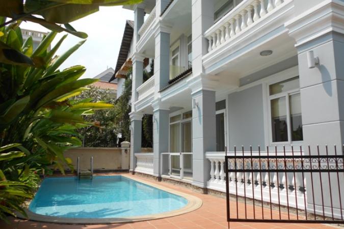 Modern and Oldish mixed Villa in Thao Dien