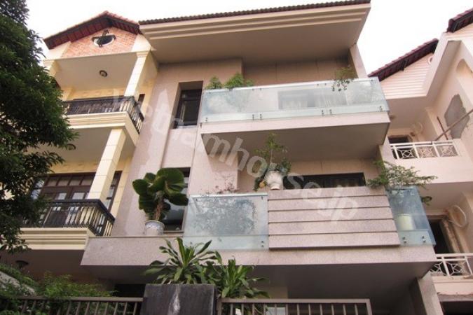 Biệt thự hiện đại nằm trong khu compound quận 2 cho thuê