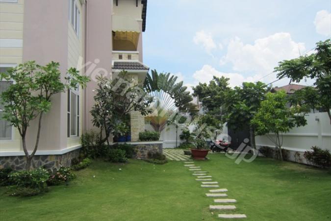 Nice villa with beautiful garden in Thao Dien