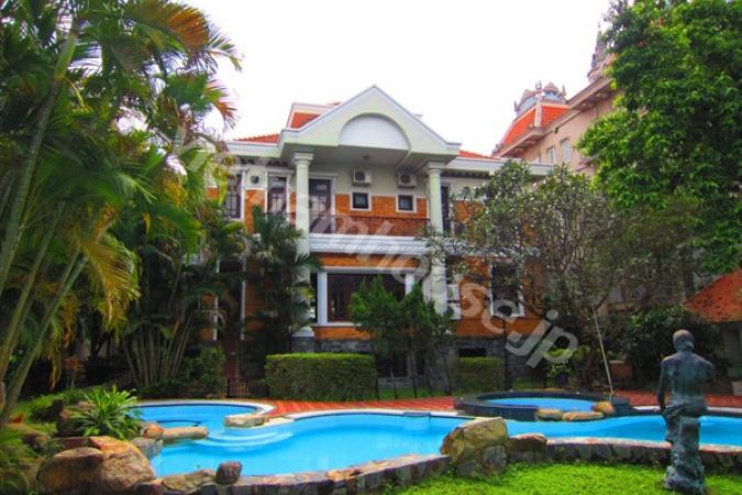 Villa with pool and garden for rent in Thao Dien