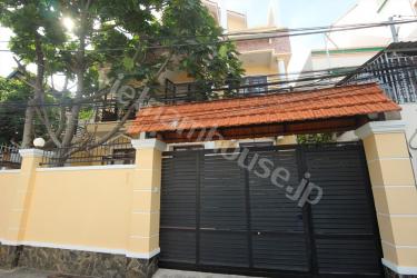 Spacious villa with private swimming pool in District 2