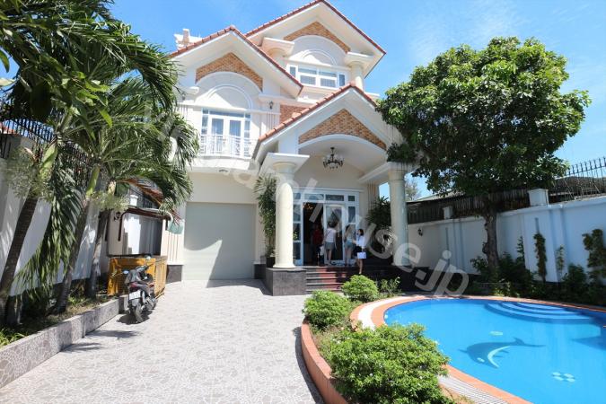 Villa with great location in Thao Dien