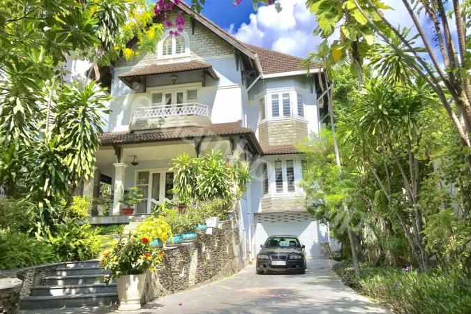 Huge garden villa in Compound Thao Dien