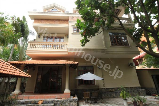 Spacious villa with beautiful pool and green garden in Thao Dien, District 2.