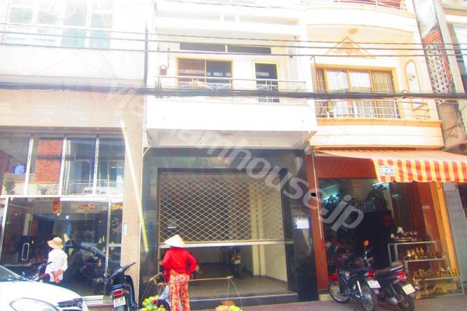Good house for shop near Ben Thanh market, in Dist.1