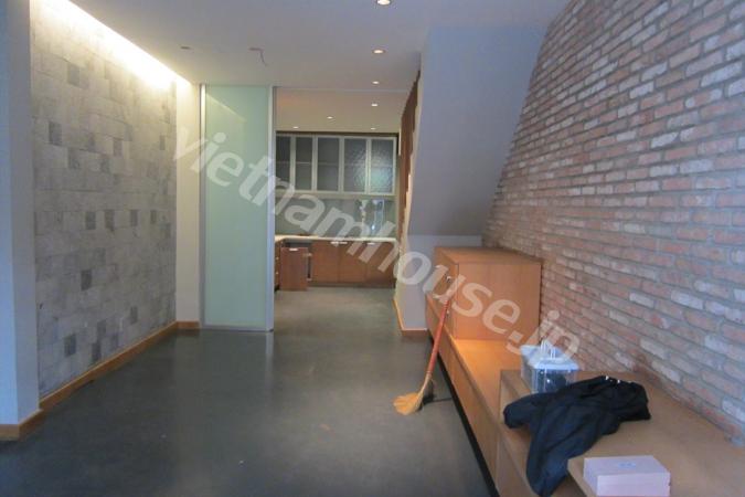Modern house for renting in Le Thanh Ton area
