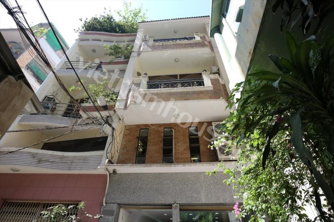 House for rent next to the Ben Thanh Market in District 1
