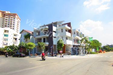 Nhà mới xây theo phong cách hiện đại ở khu An Phú An Khánh, D2.