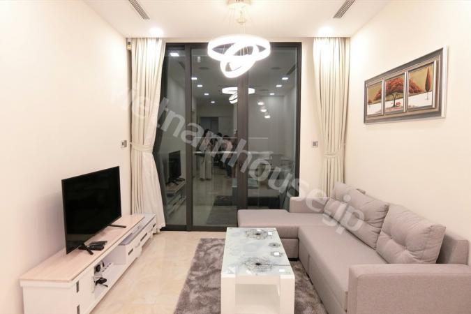 Be amazed by brand new Vinhomes apartment for lucky one