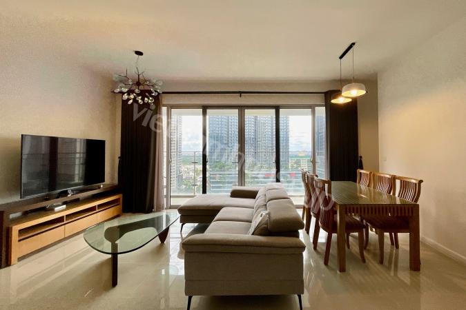 Sophisticated 3-Bedroom Residence at Estella Heights with Cityscape Views