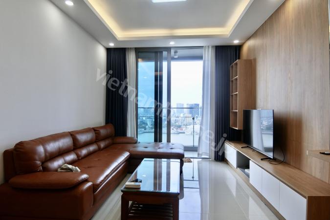 2 bedroom apartment with spacious living room