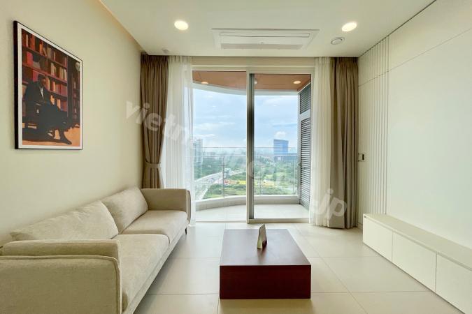 Bright and airy living at Zeit River