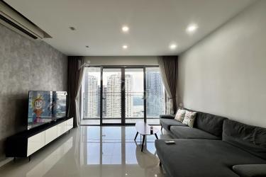 Grey tones & warm wood, a stylish 3-bedroom home at Estella Heights