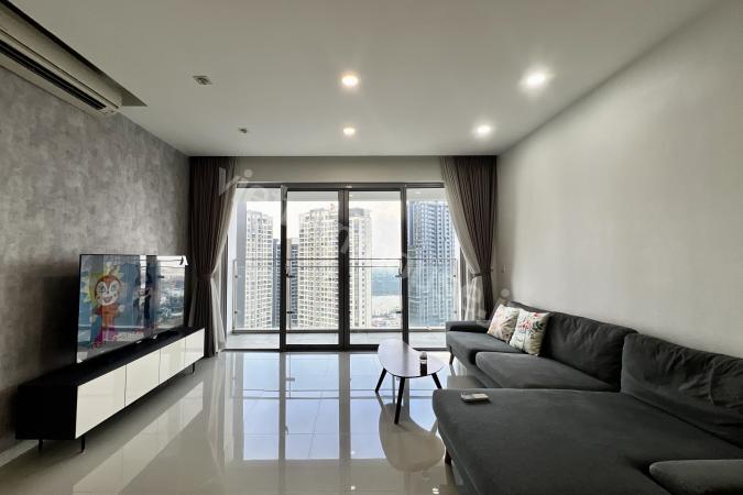 Grey tones & warm wood, a stylish 3-bedroom home at Estella Heights