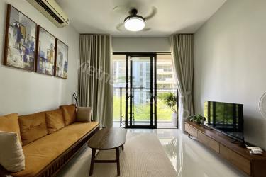 エステラハイツ：緑豊かな眺望と開放感に満ちた、明るく洗練された1LDK