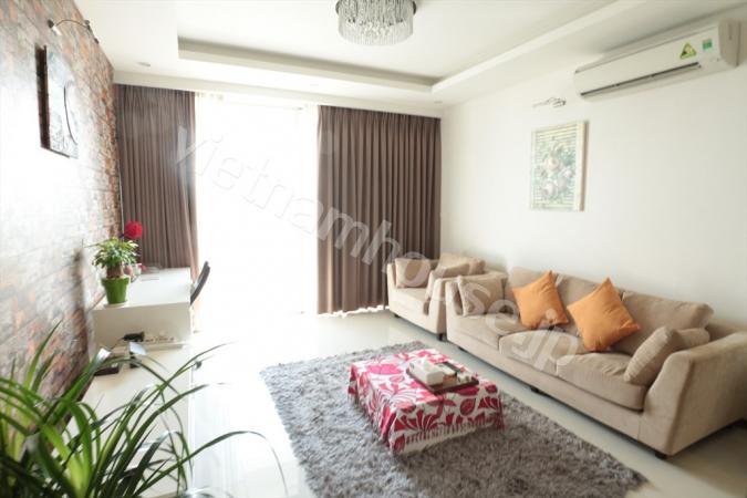 Enjoy the luxury space to live in Thao Dien Pearl in District 2.