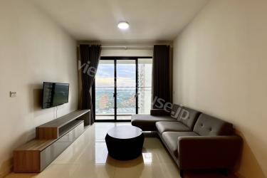 Cực đỉnh với khung cảnh hồ bơi nhìn từ căn hộ Estella Heights