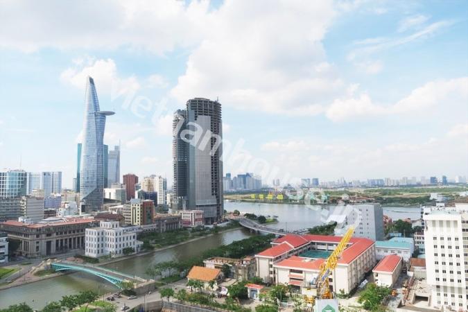Tầm nhìn Bitexco và sông Sài Gòn tại căn hộ Icon56 Quận 4.