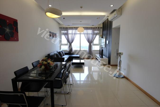 Căn hộ Sài Gòn Pearl cho thuê nội thất đẹp, sạch sẽ tầng 17 ở Bình Thạnh.