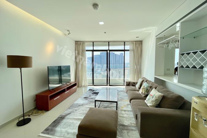 Exquisite white-toned 3-bedroom apartment at City Garden