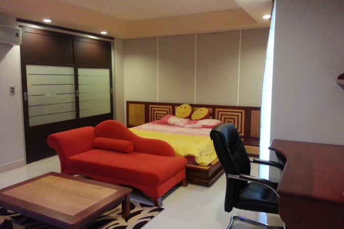 Nội thất vui nhộn đầy màu sắc tại căn hộ hiện đại ở Phú Nhuận.