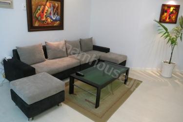 Apartment with professional service at International Plaza.