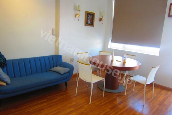 Apartment for rent with airy balcony in District 1 (owner living)