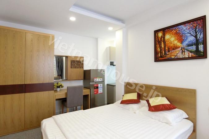 Available warming serviced apartment at district 1