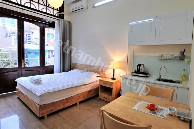 Really secured apartment not far from Ben Thanh market (change owner, only living)