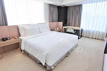 Five-star serviced apartment near four districts