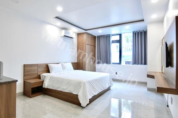New serviced apartment in car alley of District 1 (changed to hotel, no kitchen)