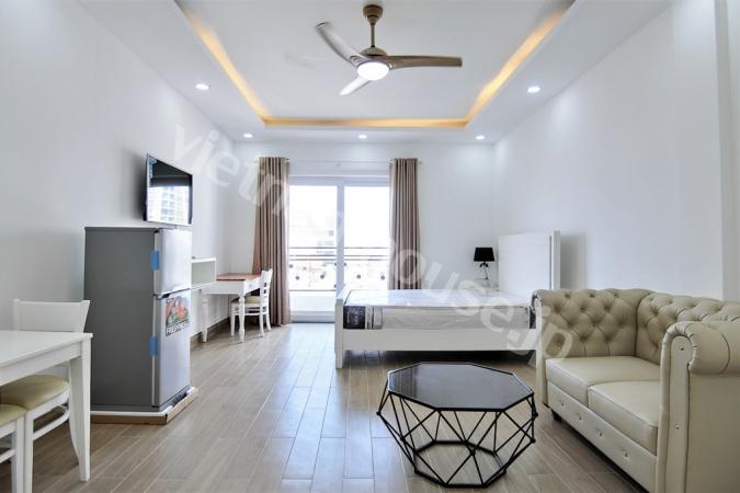 Get your luggage and ready to move in studio apartment District 2 (under 500USD)