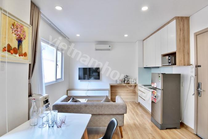 Newly renovated, sun-filled, one bedroom unit with balcony