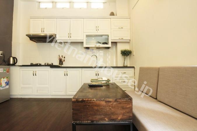 Big kitchen in the studio apartment in Binh THanh (02/08/2018: renovated)
