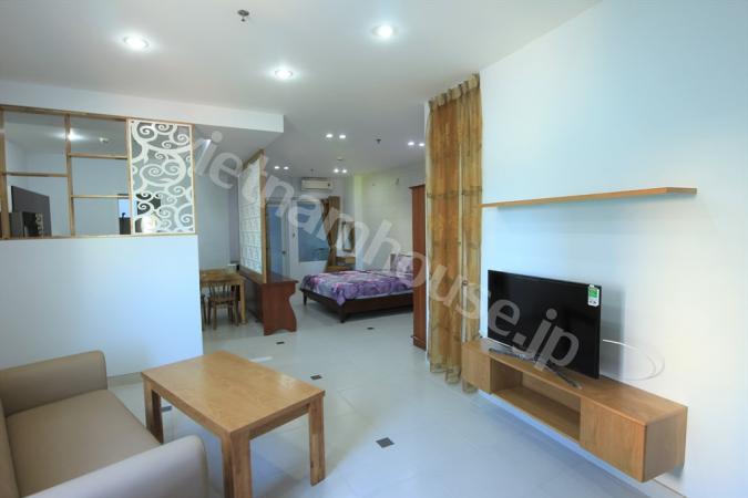 Easy living in big studio, Binh Thanh District.