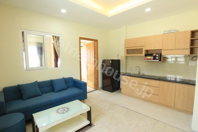 Big room in serviced apartment near Vinhome Central Park, Binh Thanh DIstrict.