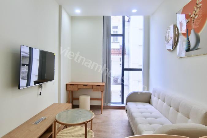 Bright and Sunny One-Bedroom with Balcony