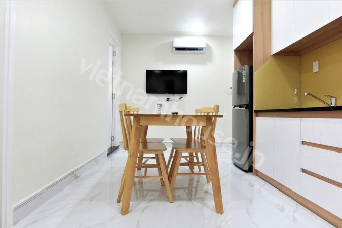 2 bedroom apartment moments away from the airport (50% commission)